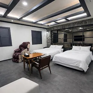 Carlton Juan Spacious Renovated Free Wifi Hotel